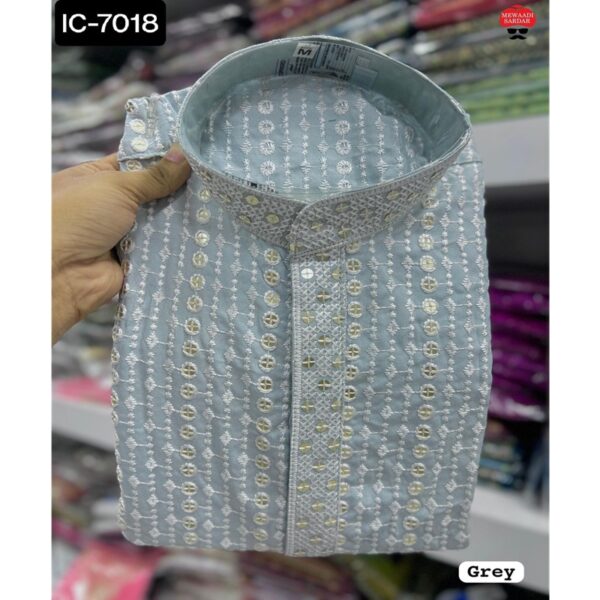 IC-7018 - Image 6