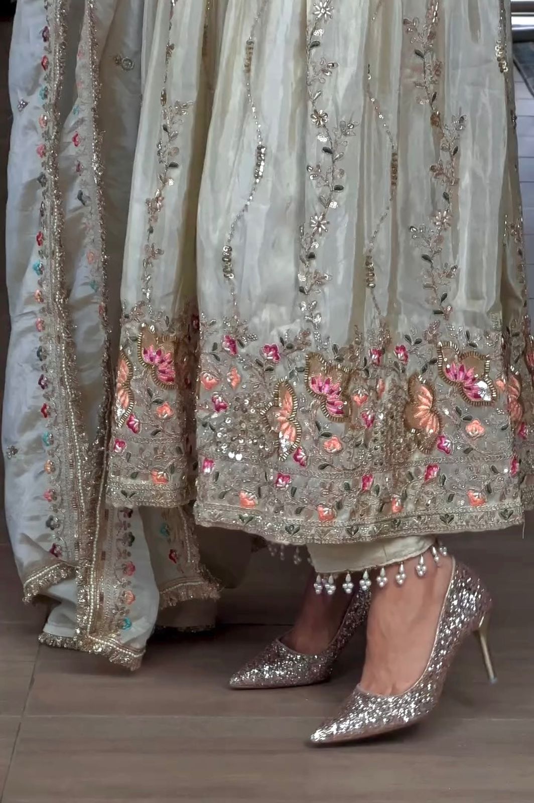 D-1003 - Image 2